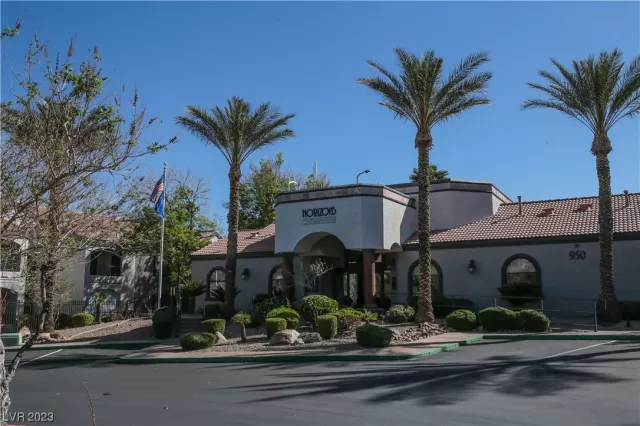 MLS: 2517982 Condo For Sale