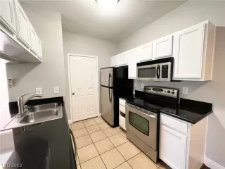 Photo #4: 2518062 Listing 