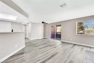 Photo #1: 2518085 Listing 