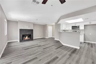 Photo #2: 2518085 Listing 