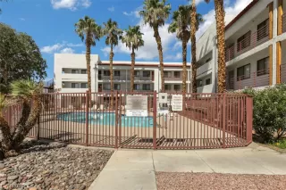 Photo #1: 2518086 Listing