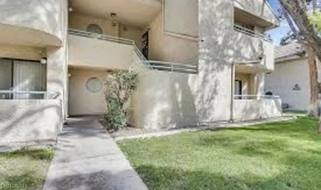 MLS: 2518100 Condo For Sale