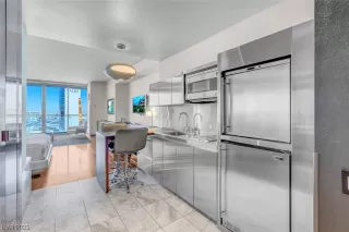 Photo #6: 2518104 Listing