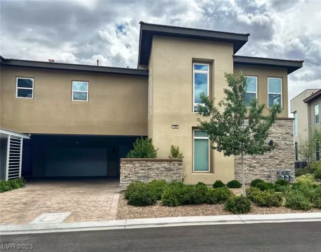 MLS: 2518122 Condo For Sale