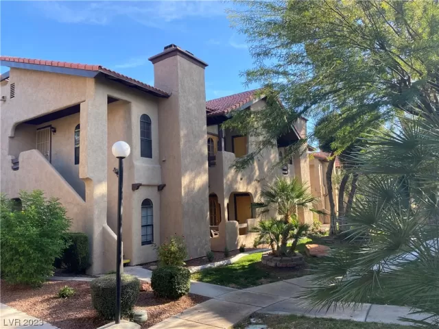 MLS: 2518124 Condo For Sale