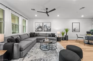 Photo #5: 2518128 Listing