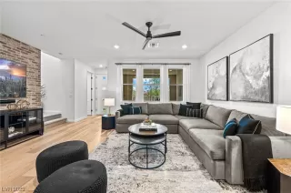 Photo #6: 2518128 Listing