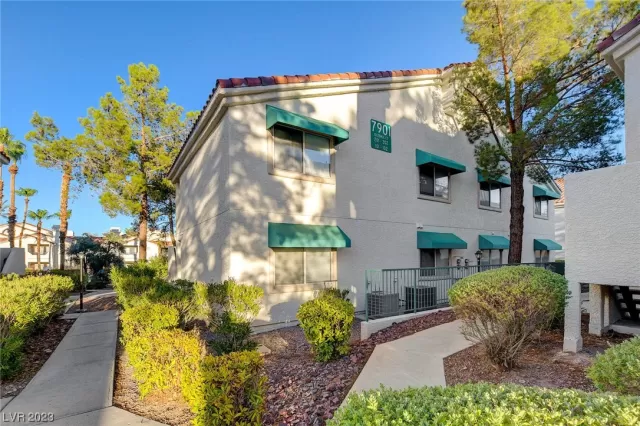 MLS: 2518138 Condo For Sale