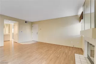 Photo #5: 2518138 Listing 