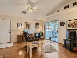 Photo #1: 2518148 Listing