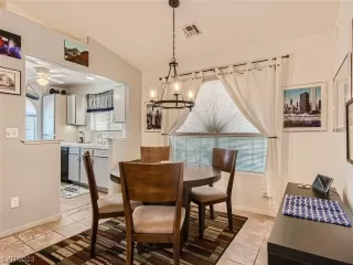 Photo #2: 2518148 Listing