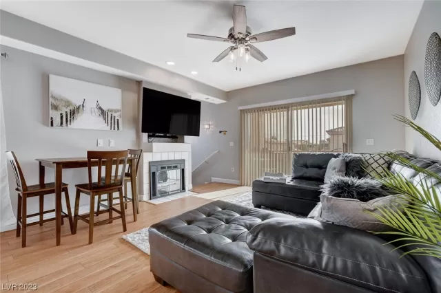 MLS: 2518161 Condo For Sale