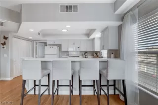 Photo #5: 2518161 Listing 