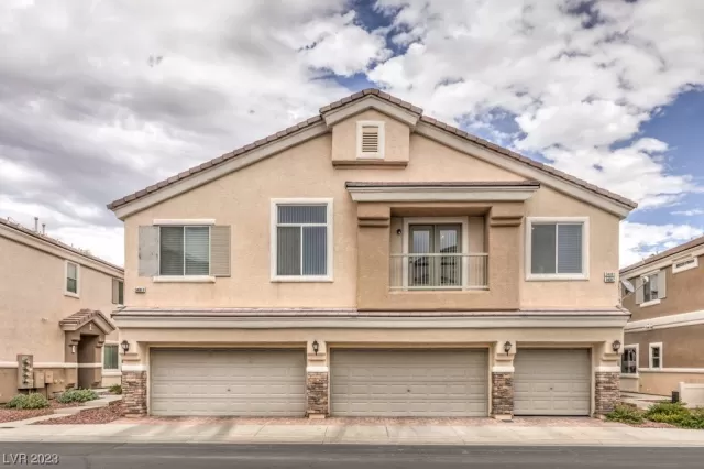 MLS: 2518182 Condo For Sale