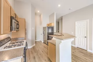 Photo #4: 2518182 Listing