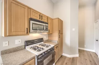 Photo #5: 2518182 Listing