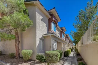 Photo #2: 2518192 Listing 