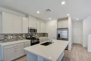 Photo #5: 2518287 Listing 
