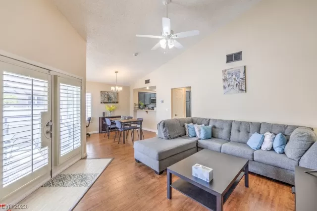 MLS: 2518298 Condo For Sale