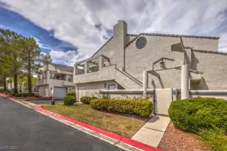 Photo #2: 2518298 Listing