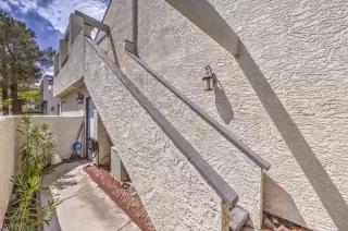 Photo #5: 2518298 Listing