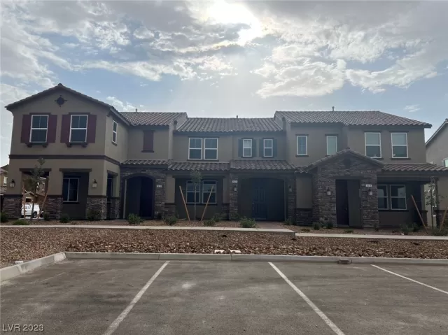 MLS: 2518301 Condo For Sale