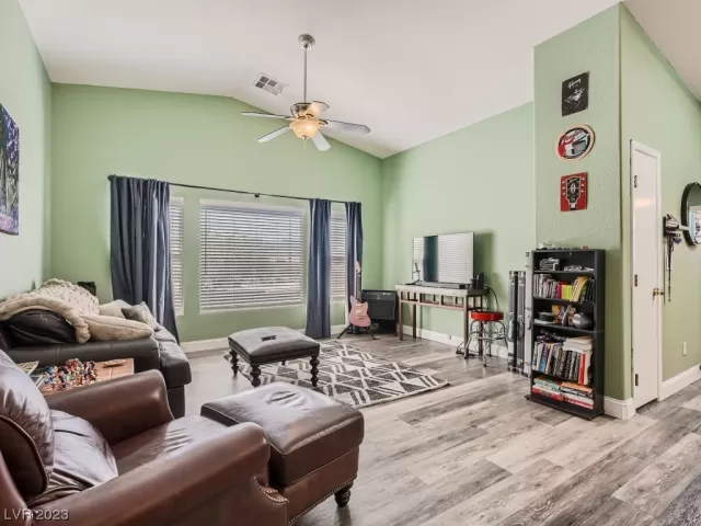 MLS: 2518307 Condo For Sale