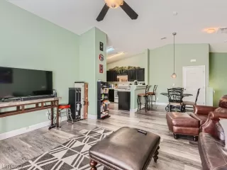 Photo #1: 2518307 Listing