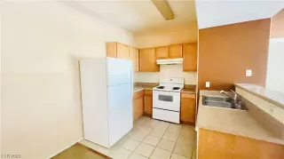 Photo #6: 2518319 Listing 