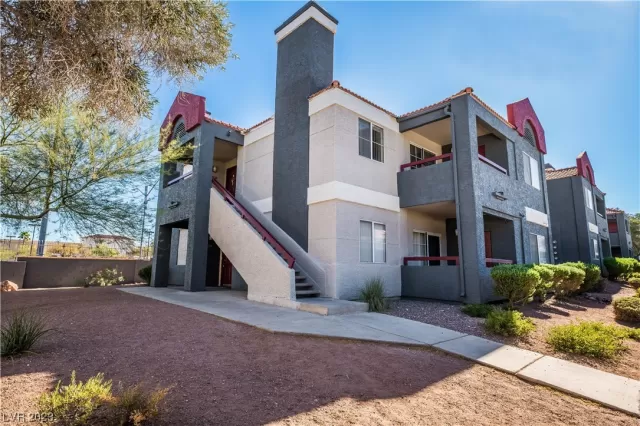 MLS: 2518326 Condo For Sale