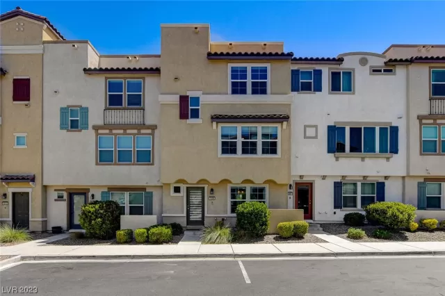 MLS: 2518374 Condo For Sale