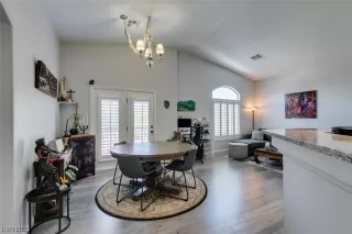 Photo #2: 2518392 Listing 