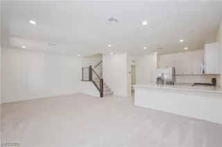 Photo #3: 2518404 Listing 