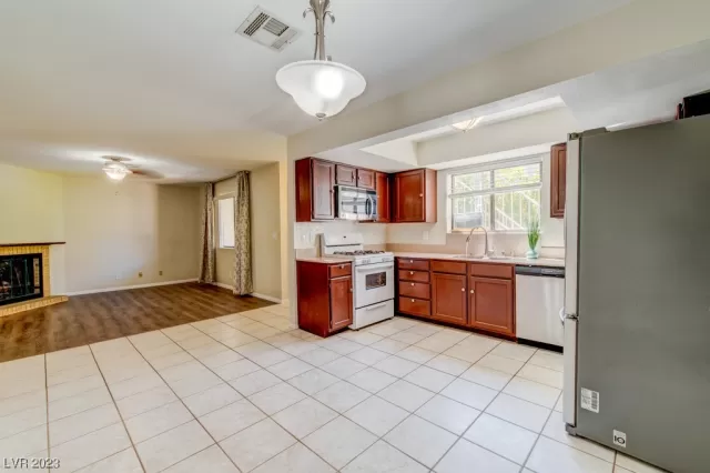 MLS: 2518416 Condo For Sale