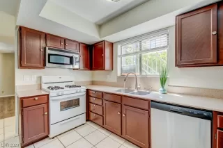 Photo #4: 2518416 Listing 