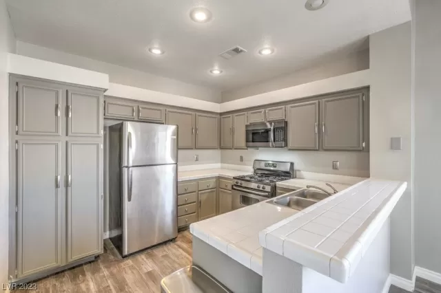 MLS: 2518453 Condo For Sale