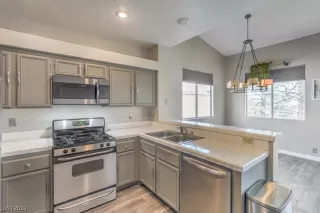 Photo #2: 2518453 Listing