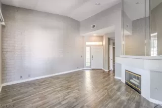 Photo #4: 2518453 Listing