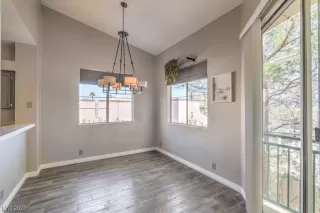 Photo #5: 2518453 Listing