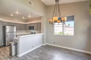 Photo #6: 2518453 Listing