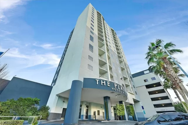 MLS: 2518459 Condo For Sale