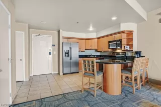 Photo #5: 2518459 Listing