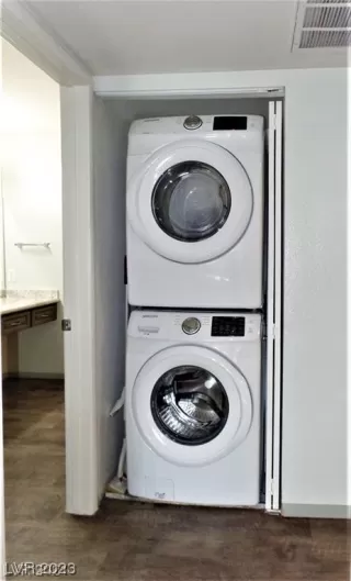 Photo #1: 2518505 Listing 