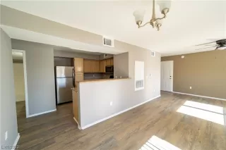 Photo #4: 2518529 Listing