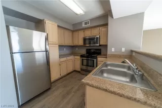 Photo #5: 2518529 Listing