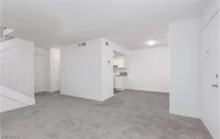 Photo #6: 2518560 Listing