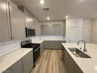 Photo #2: 2518573 Listing 