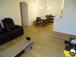 Photo #5: 2518577 Listing 