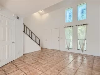 Photo #1: 2518580 Listing