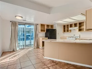 Photo #6: 2518580 Listing